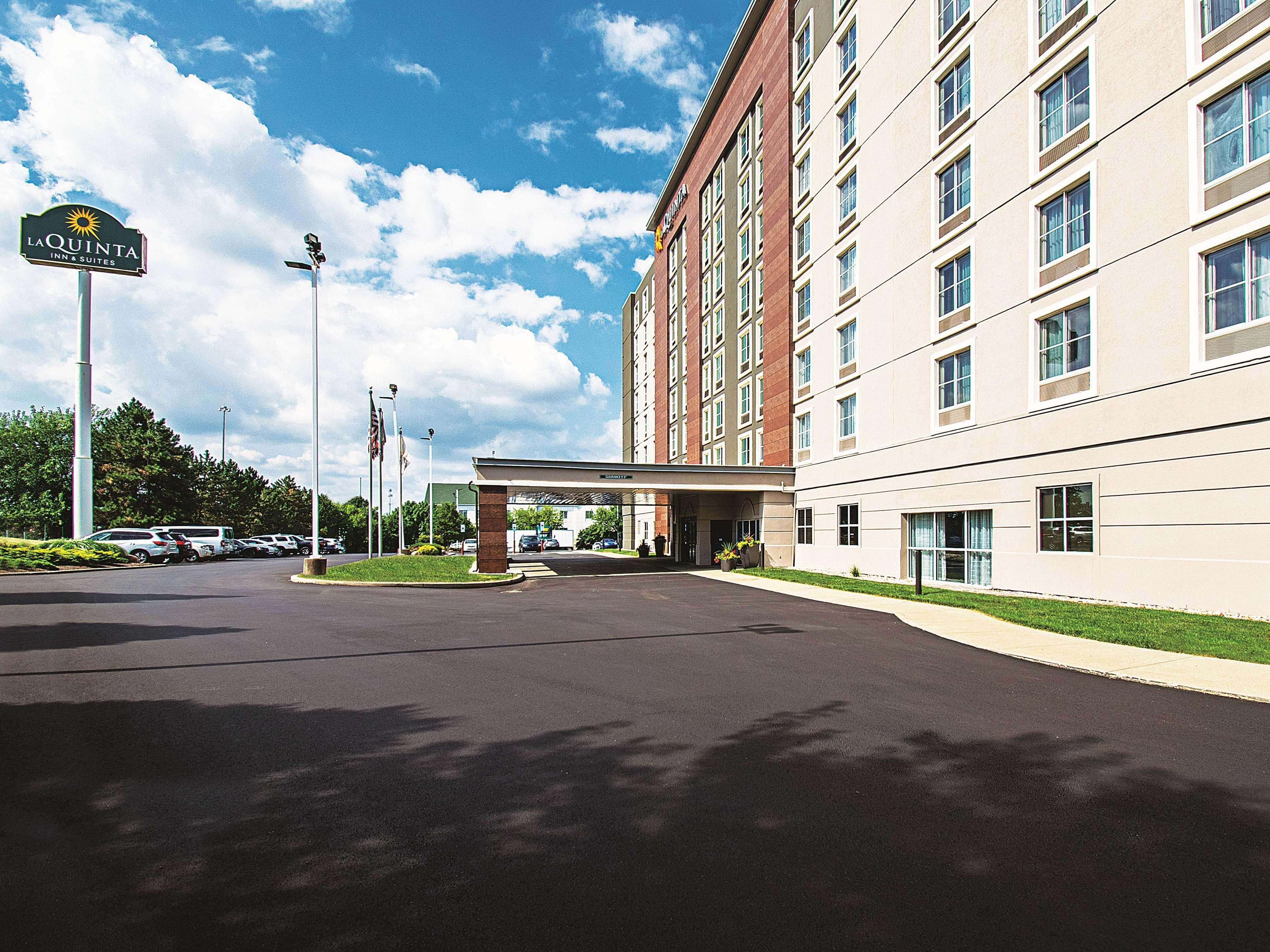 La Quinta By Wyndham Cincinnati Sharonville Exterior photo