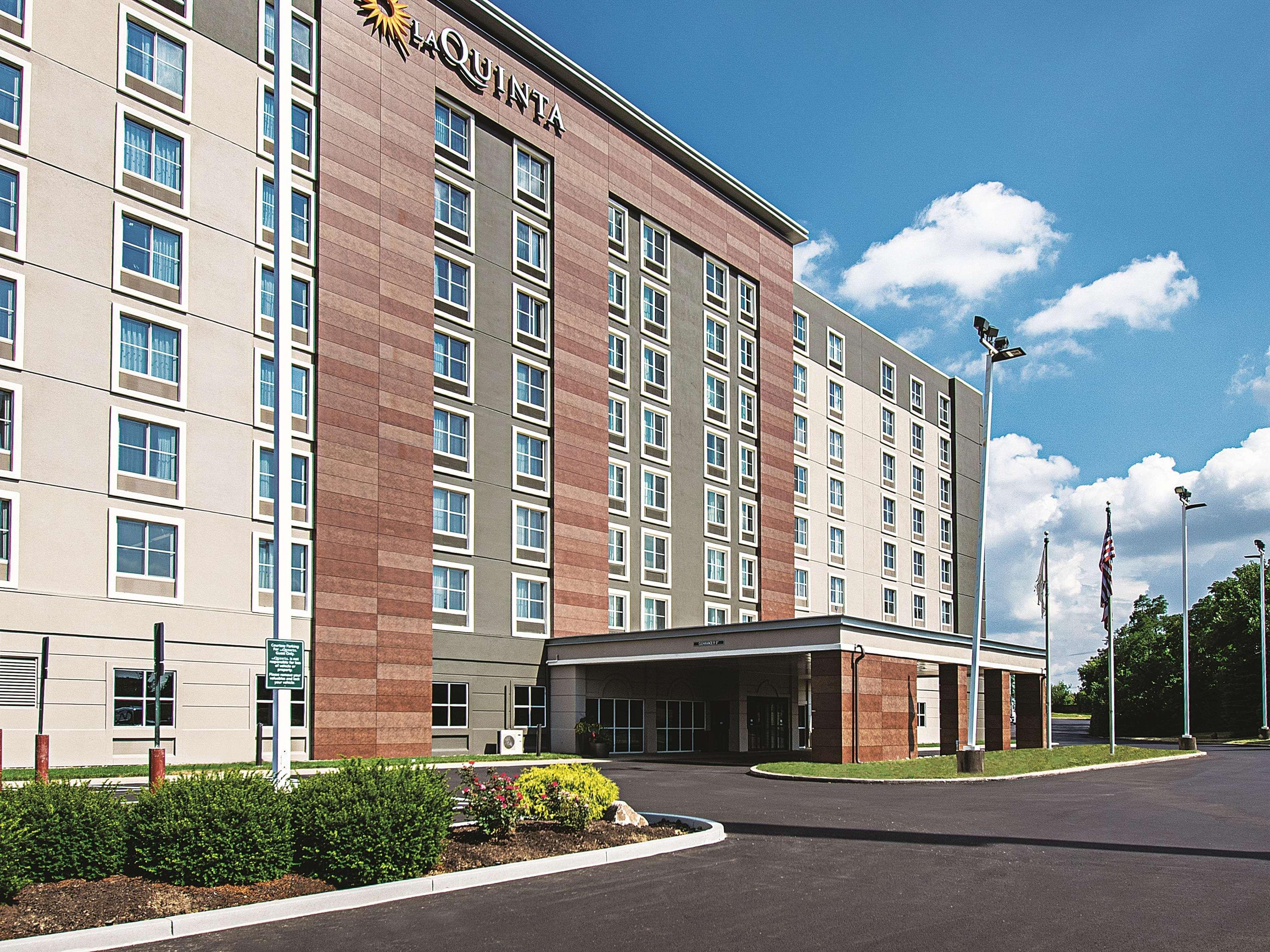 La Quinta By Wyndham Cincinnati Sharonville Exterior photo